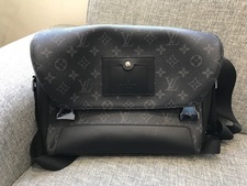 伊勢丹限定ルイヴィトン(LOUIS VUITTON)のバッグをお買取いたしました。状態は傷などなく綺麗なお品物です。