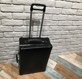 グローブトロッターのセンテナリー　18インチ　トロリーケースの買取実績です。