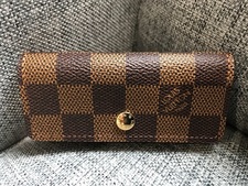 ルイヴィトン(LOUIS VUITTON)のキーケースをお買取いたしました。状態は傷などなく綺麗なお品物です。