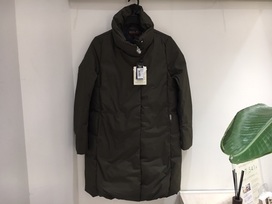ウールリッチのカーキ　コクーンコートの買取実績です。