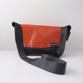 フライターグのF42 SURFSIDE6 サーフサイドシックスの買取実績です。