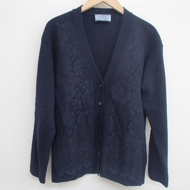 プラダの15-16AW 刺繍デザイン カシミヤ混 カーディガンの買取実績です。