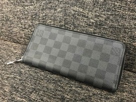 ルイヴィトンのダミエグラフィット　ジッピ―ウォレットヴェルティカルの買取実績です。