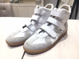 メゾンマルジェラの白　ジャーマントレーナー　ハイカットの買取実績です。