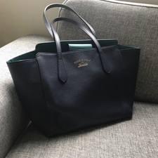 グッチ（GUCCI）のスウィング トートバッグをお買取させていただきました。新宿店状態は通常使用感のあるお品物でございます。