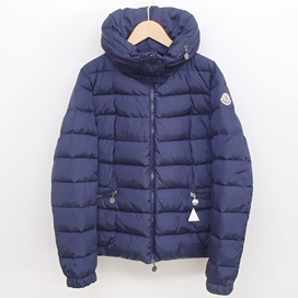 モンクレールのサングリア（SANGLIER）の買取実績です。