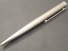 ルイヴィトン(LOUISVUITTON)のジェットリーニュN79252ボールペンを買取致しました。銀座本店です。状態は通常使用感があり、インクが切れているお品物です。