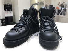 渋谷店でダナー（DANNER）のマウンテンライトを高価買取しました。状態はほとんど未使用で判断できる状態です。