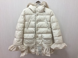 モンクレールの白　セール(SERRE)　ダウンコートの買取実績です。