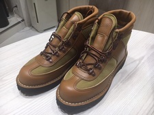 ダナー（Danner）のフェザーライトを買取ました、渋谷店です。状態は未使用品です。