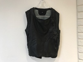 シシの黒　レザーライダースベストの買取実績です。