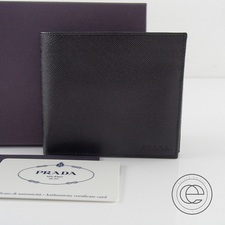 エコスタイル新宿店でプラダのサフィアーノを使用した二つ折り財布を買取りました。状態は新品同様のお品物です。