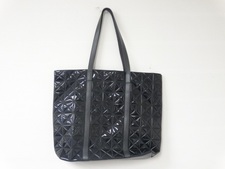 バオバオイッセイミヤケ(BAOBAO ISSEY MIYAKE)のBB33-AG871トートバッグを買取致しました。です。状態は通常使用感があるお品物です。