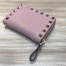 ヴァレンティノ ロックスタッズコンパクトウォレット 買取実績です。