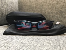 オークリー(OAKLEY)の使用感のあるサングラスをお買取いたしました。状態は通常使用感のあるお品物です。