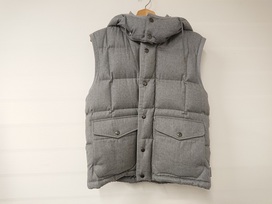 モンクレールの並行輸入 グレー アテネジレ　ダウンベストの買取実績です。