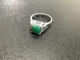 エメラルドのpt900　エメラルドリングの買取実績です。