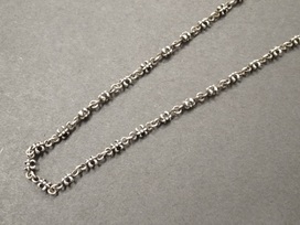 ジャスティンデイビスのタイニー　フレアチェーンネックレスの買取実績です。