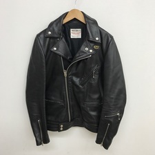 横浜店でルイスレザー（Lewis Leathers）の非常に綺麗な状態のダブルライダースをお買取させていただきました。状態はキズや汚れ等なくきれいなお品物でございます。