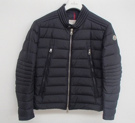 モンクレールの2016年AW エミオットの買取実績です。