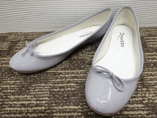 レペット(Repetto)のグレーエナメルフラットシューズを買取致しました。銀座本店です。状態は通常使用感があるお品物です。