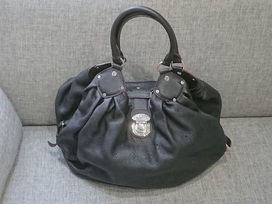 ルイヴィトンのマヒナ XL 2013年製の買取実績です。