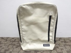 フライターグの白　ハザード　F48 　リュックサックの買取実績です。