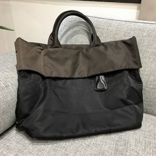 プラダ（PRADA）のBR4521リバーシブルトートをお買取させていただきました。新宿店状態は汚れなどなく綺麗なお品物でございます。