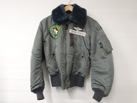 バズリクソンズのカーキ　BR13924　B-15D　フライトジャケットの買取実績です。