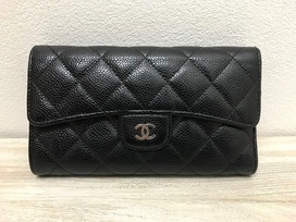 シャネルの黒　マトラッセ　19番台　3つ折り財布　の買取実績です。