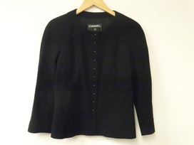 シャネルの02A ノーカラー ジャケットの買取実績です。