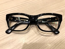 渋谷店でオリバーゴールドスミス（OLIVER GOLD SMITH）の度入りのメガネ、ＣＯＮＳＵＬを買取ました。状態は通常使用程度の状態です。