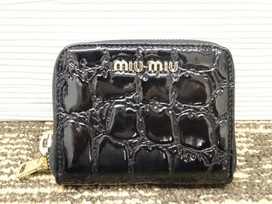 ミュウミュウの5MM268 アリゲーター 型押し ラウンドジップ コインケースの買取実績です。