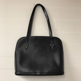 ルイヴィトンのM52282 エピ リュサックの買取実績です。