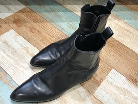 サンローランの黒　サイドジップ　ブーツの買取実績です。