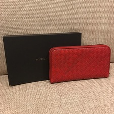 銀座本店でボッテガヴェネタ（BOTTEGA VENETA）の新品イントレチャートラウンドジップウォレットをお買取させていただきました。状態は未使用品でございます。