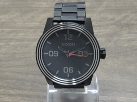 ニクソン(NIXON)のスターウォーズ カイロレン 腕時計を買取させていただきました。エコスタイル銀座本店です。