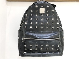ラブレス×MCMの×ラブレス　黒　レザーバックパック　の買取実績です。