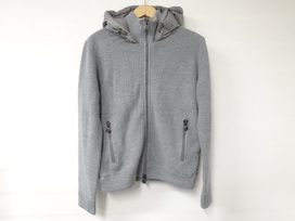 モンクレールの並行 MAGLIONE トリコット カーディガン ダウンジャケットの買取実績です。