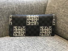 ルイヴィトン(louisvuitton)の使用感の強いネメスの長財布をお買取いたしました。エコスタイル新宿三丁目店です。状態は使用感の強いお品物になります。