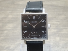 エコスタイル銀座本店で、ノモスのテトラ スクエアフェイス 手巻き時計を買取致しました。