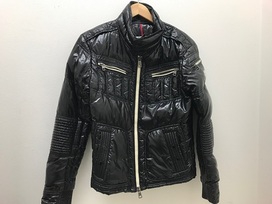 モンクレールのグレー　HARRY　ダウンジャケット　並行輸入品の買取実績です。