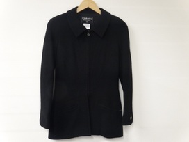 シャネルの97A 襟付き ZIP ジャケットの買取実績です。