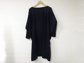 アーツ&サイエンスのネイビー　ワイドデザインウールワンピースの買取実績です。
