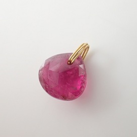 マリーエレーヌドゥタイヤックのルベライト3.43ct おにぎりペンダントトップの買取実績です。