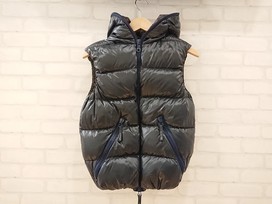デュベティカの並行 ジップアップ　ダウンベストの買取実績です。