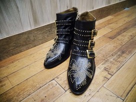 クロエのスタッズ付き　ベルトショートブーツの買取実績です。