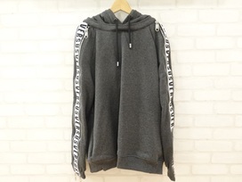 ペッレモルビダのグレー 17年製 ジップデザインパーカーの買取実績です。