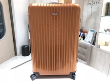 渋谷店では、リモワ（RIMOWA）のキャリーケースを買取ました。状態は傷は所々ある程度です。