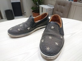 ジミーチュウのスタッズ付きスリッポンスニーカーの買取実績です。